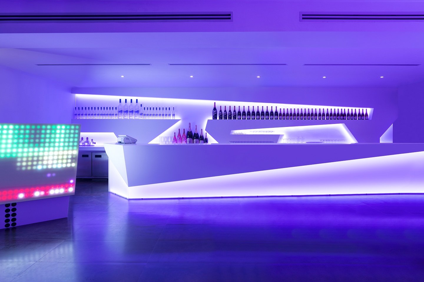 U Design designs in Discoteca MASK: translucent KRION®