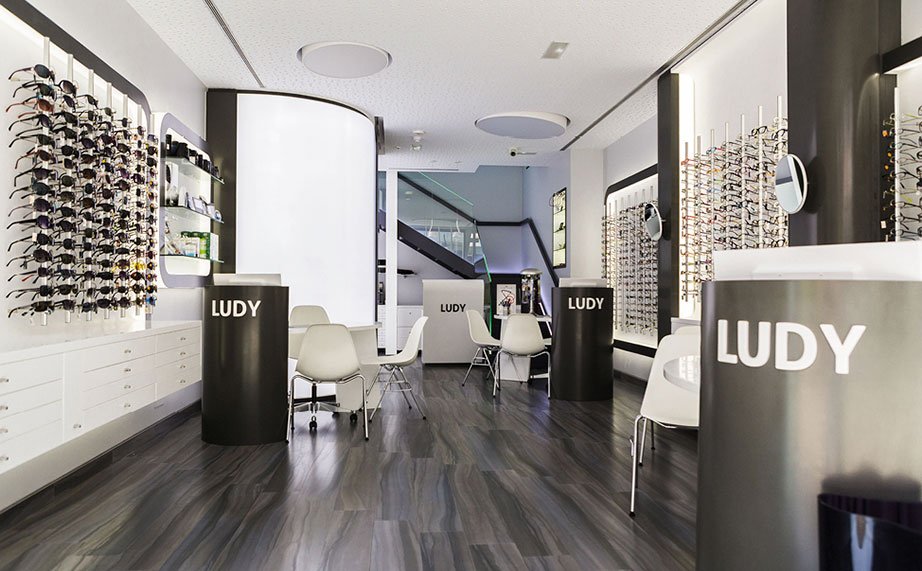 KRION® en la reforma de Multiopticas Ludy con Campa & Lamar
