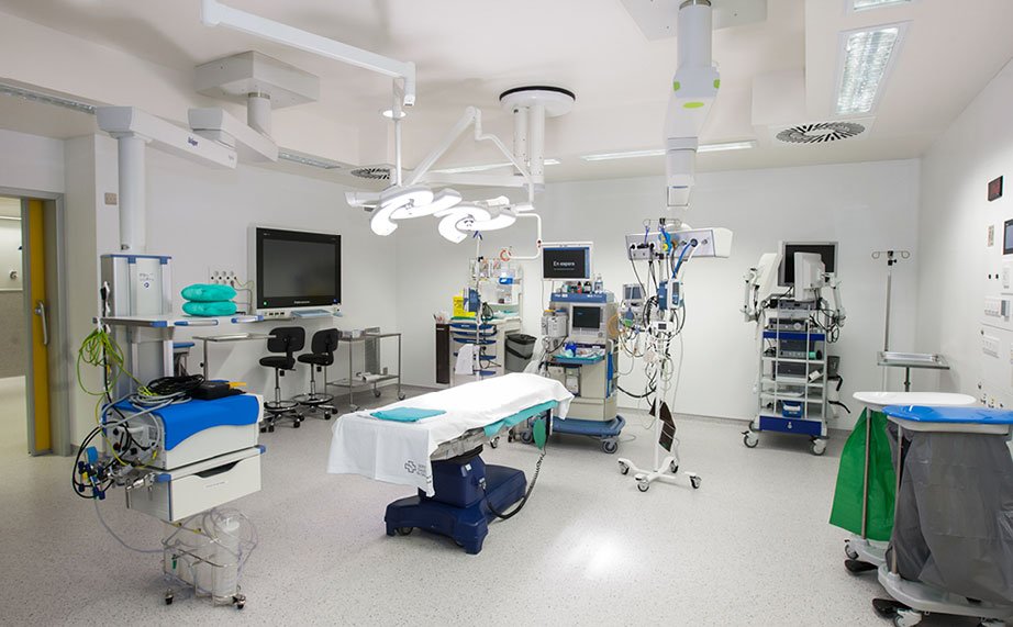 18 operating rooms and much more created with KRION®, at the A Coruña University Hospital (CHUAC) - Solid Surface