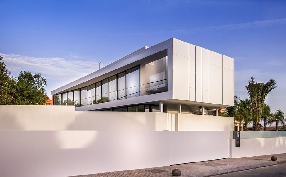 Butech and KRION® in the Cool Blue Villa Project facade - Solid Surface