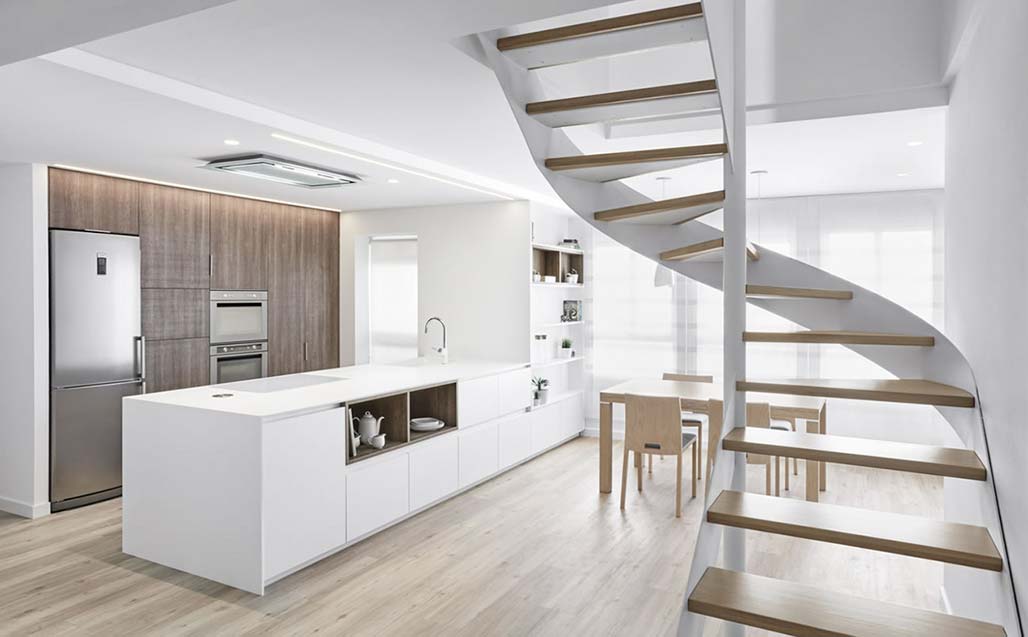 Formidable cocina realizada con KRION®, diseñada por el estudio Aurea Arquitectos