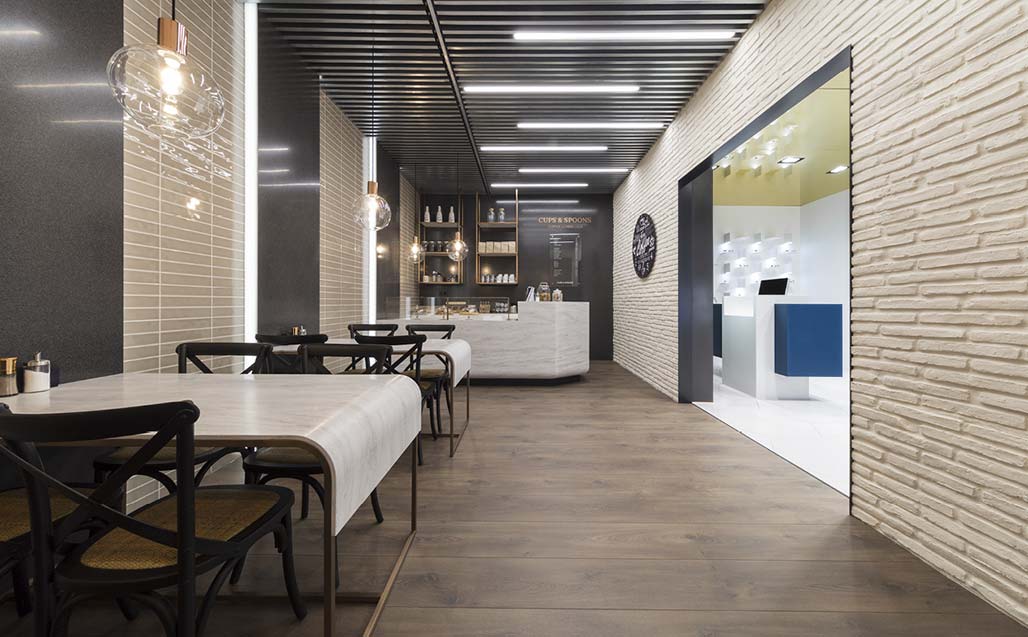 XXV Международная выставка PORCELANOSA Grupo. KRION SHOWROOM / Рестораны фаст-фуд и магазины электроники - KRION SOLID SURFACE