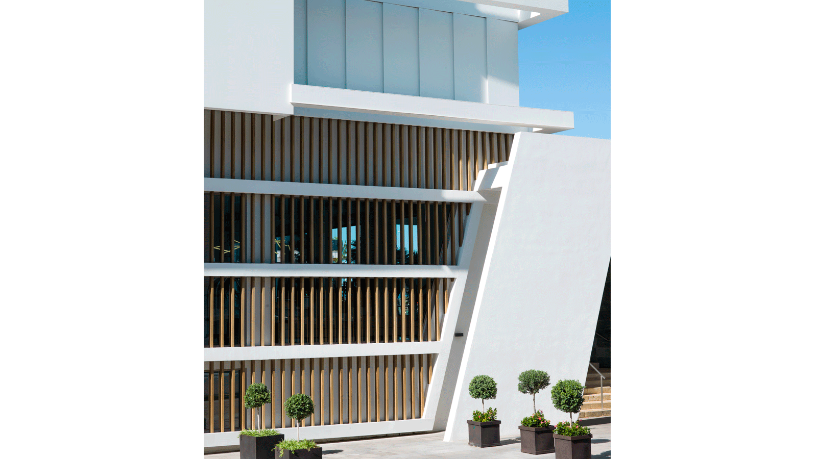 Krion™ is installed in the emblematic RH Bayren Spa Hotel in Gandia