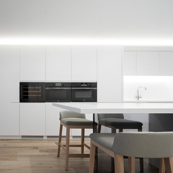 cocina blanca con Krion
